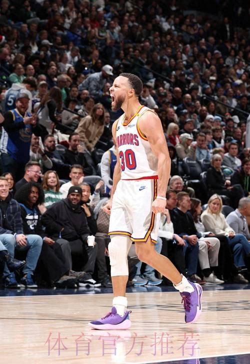 库里27+10掀翻国王!勇士第三节炸裂一波流,34分血洗引爆全网 库里27+10掀翻国王!勇士第三节炸裂一波流,34分血洗引爆全网